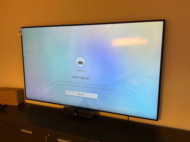 Samsung 75” televisie met logitech meetup en versterker - afbeelding 2 van  8