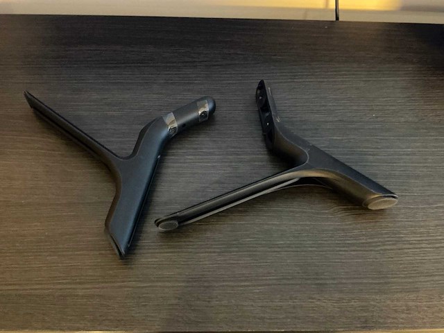 Samsung 75” televisie met logitech meetup en versterker - afbeelding 4 van  8