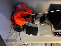 Samsung 75” televisie met logitech meetup en versterker - afbeelding 7 van  8