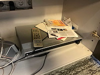 Samsung 75” televisie met logitech meetup en versterker - afbeelding 8 van  8