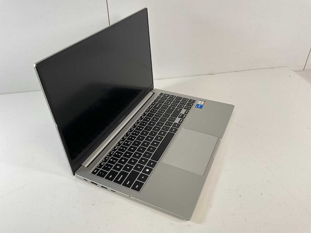 Samsung 750xed 15.6”, core(tm) i5 12th gen, 8 gb ram, 256 gb nvme laptop - afbeelding 2 van  8