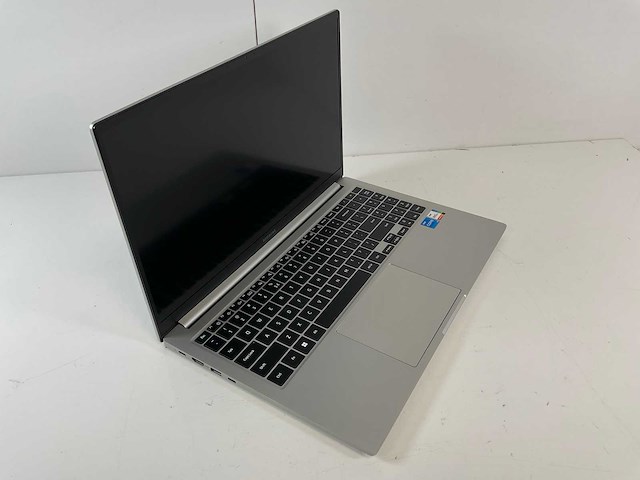 Samsung 750xed 15.6”, core(tm) i5 12th gen, 8 gb ram, 256 gb nvme laptop - afbeelding 2 van  5