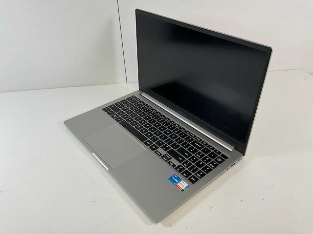 Samsung 750xed 15.6”, core(tm) i5 12th gen, 8 gb ram, 256 gb nvme laptop - afbeelding 3 van  5