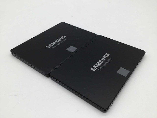 Samsung 860 evo 250gb sata ssd interne hardeschijf (2x) - afbeelding 1 van  4