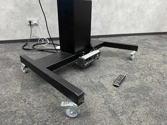 Samsung db55e - 55" full hd monitor met verrijdbare lift - afbeelding 12 van  14