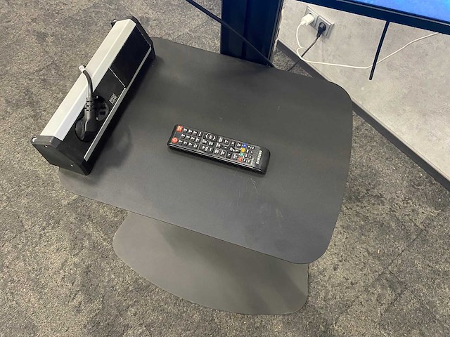 Samsung dc48e - 48" monitor met statief - afbeelding 3 van  14