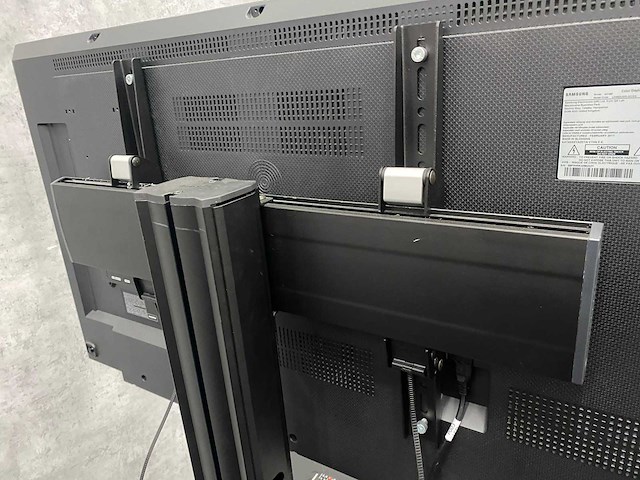 Samsung dc48e - 48" monitor met statief - afbeelding 6 van  14