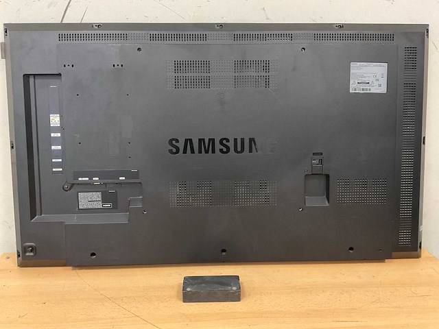 Samsung (dc48e) 48”, 1920x1080 (fhd) ips monitor - afbeelding 4 van  7