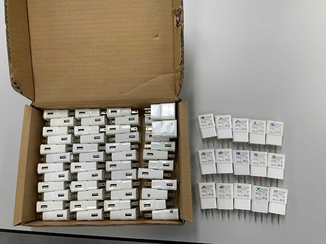 Samsung ep-ta12jwe 5v 2a eta-u90jwe usb travel charger adapter (65x) - afbeelding 1 van  5
