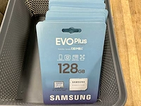 Samsung evo plus with sd adapter (30x)