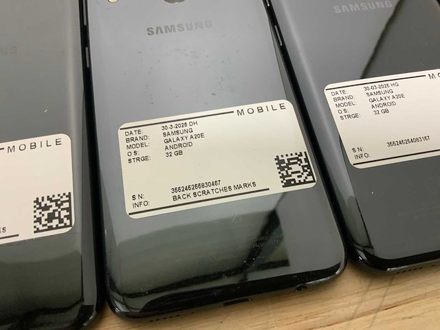 Samsung galaxy a20e mobiele telefoon (15x) - afbeelding 3 van  15