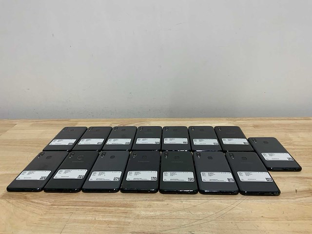 Samsung galaxy a20e mobiele telefoon (15x) - afbeelding 9 van  15