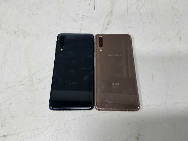 Samsung galaxy a7 mobiele telefoon 6 inch (2x) - afbeelding 4 van  13