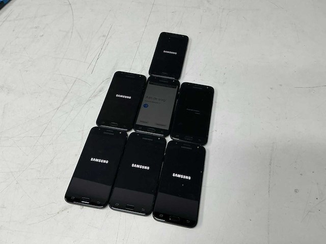Samsung galaxy j3 sm-j330fn mobiele telefoon 5,0 inch (7x) - afbeelding 1 van  11