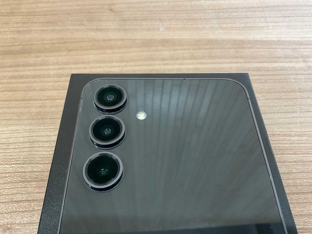 Samsung galaxy s24 fe mobiele telefoon - afbeelding 2 van  2