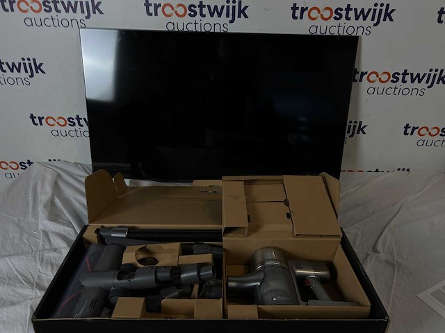 Samsung gq50q8faau tv + dreame t30 - steelstofzuiger - afbeelding 1 van  1