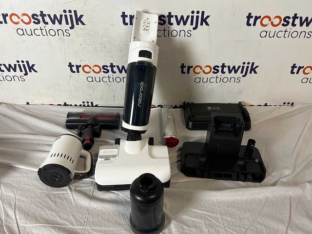 Samsung gu50u8079fu 127 cm (50") tv + roborock dyad pro combo - stofzuiger - afbeelding 2 van  2