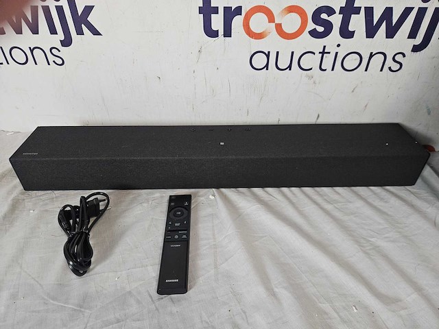 Samsung hw-c410g - soundbar 2.0 + samsung qb50r digitale signage flatscreen - afbeelding 2 van  3
