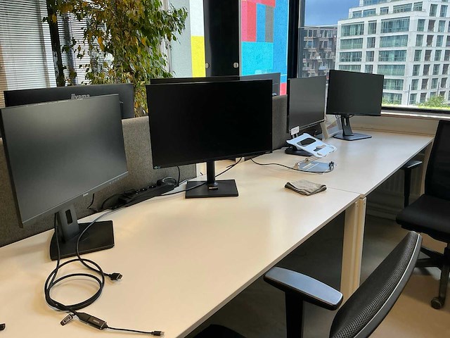 Samsung / iiyama diverse monitor (4x) - afbeelding 1 van  8