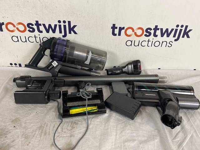 Samsung jet 75e pet - steelstofzuiger - vs20b75agr5/wa - zilver - turbo action brush - pet tool - afbeelding 1 van  1