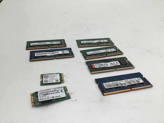 Samsung kingston 4gb ddr4 (4x) - 8gb ddr4 (2x) sodimm - 128gb nvme m.2 ssd - 16gb ssd computeronderdeel (8x) - afbeelding 1 van  5