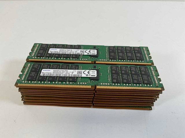 Samsung (m393a4k40cb1-crc4q), 32gb 2rx4 pc4 - 2400t rams (20x) - afbeelding 1 van  5