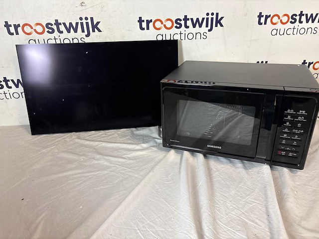 Samsung mc28h5015ak/ef combimagentron + lg ultragear oled 32" monitor - afbeelding 1 van  1