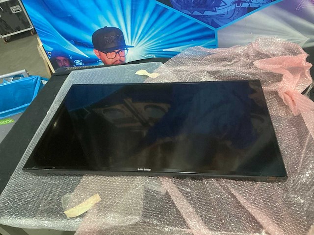Samsung me40c televisie 40” (2x) - afbeelding 1 van  5