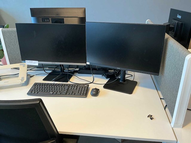 Samsung / msi 24 inch monitor (2x) - afbeelding 1 van  5
