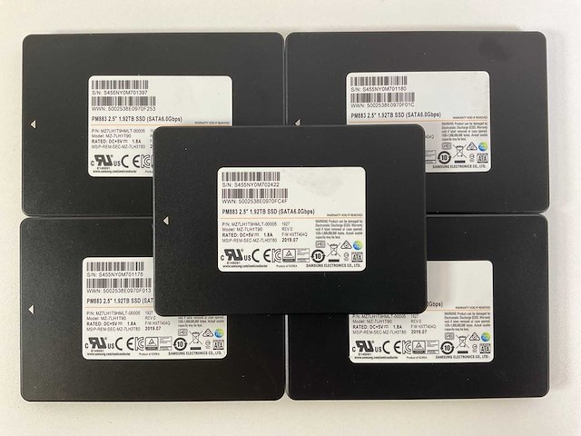 Samsung (mz-7lh1t90) enterprise-grade 2.5-inch sata ssds (5x) - afbeelding 1 van  5