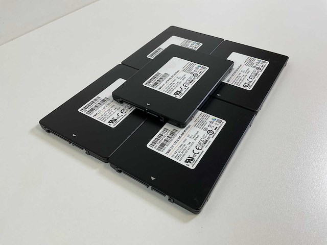 Samsung (mz-7lh1t90) enterprise-grade 2.5-inch sata ssds (5x) - afbeelding 2 van  5