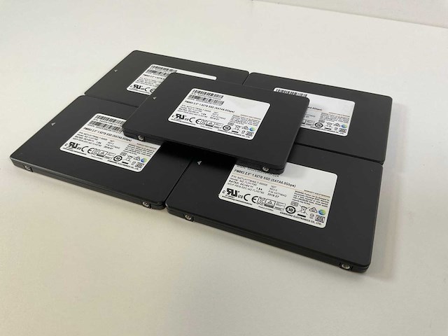 Samsung (mz-7lh1t90) enterprise-grade 2.5-inch sata ssds (5x) - afbeelding 3 van  5