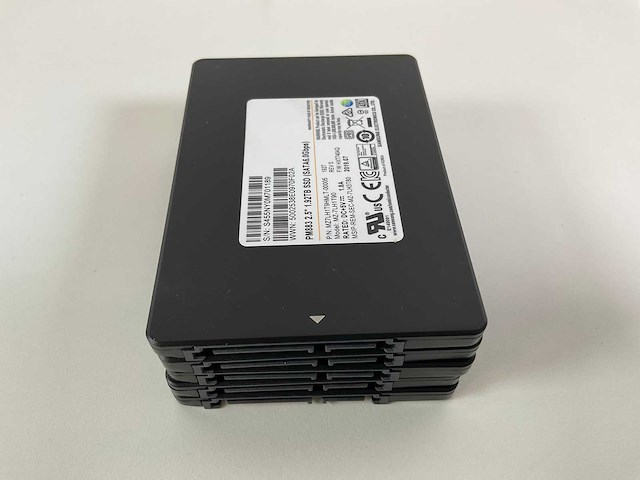 Samsung (mz-7lh1t90) enterprise-grade 2.5-inch sata ssds (5x) - afbeelding 4 van  5