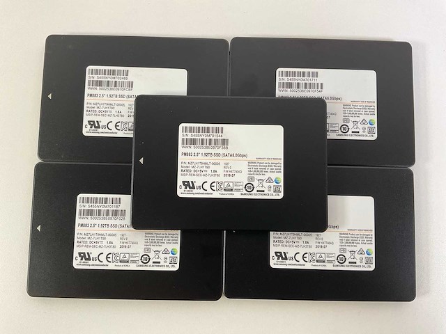 Samsung (mz-7lh1t90) enterprise-grade 2.5-inch sata ssds (5x) - afbeelding 1 van  5