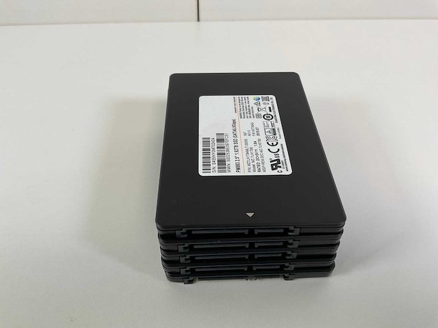 Samsung (mz-7lh1t90) enterprise-grade 2.5-inch sata ssds (5x) - afbeelding 4 van  5