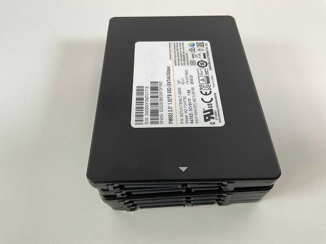 Samsung (mz-7lh1t90) enterprise-grade 2.5-inch sata ssds (5x) - afbeelding 4 van  5