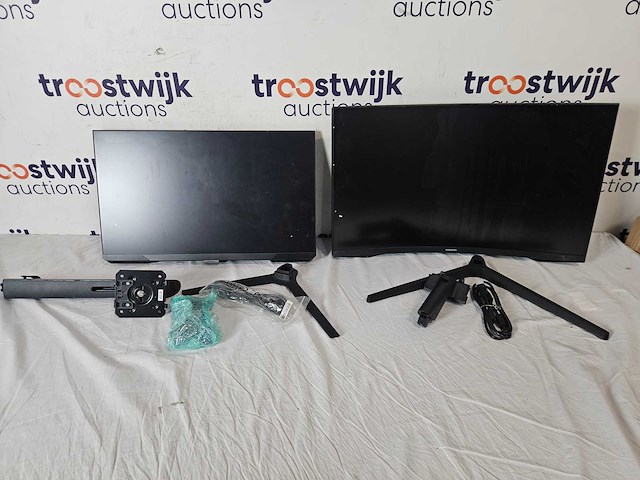 Samsung odyssey g5 g55c - ohd-monitor 32 + samsung odyssey g4 ls27bg400euxen - afbeelding 1 van  3