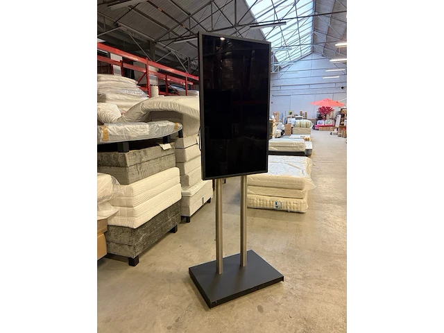 Samsung om46n 46 inch professioneel scherm inclusief vloerstatief - afbeelding 1 van  8