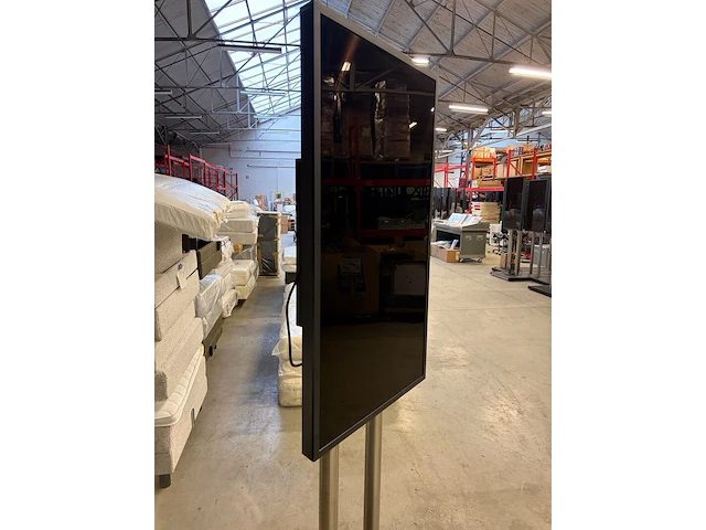 Samsung om46n 46 inch professioneel scherm inclusief vloerstatief - afbeelding 2 van  8