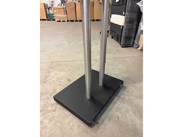Samsung om46n 46 inch professioneel scherm inclusief vloerstatief - afbeelding 6 van  8
