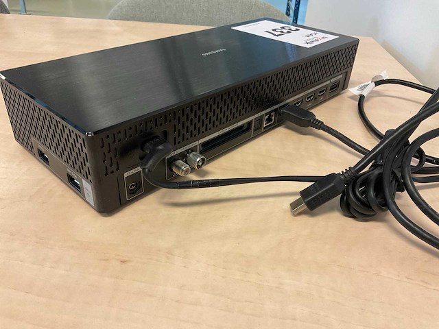 Samsung qe55ls03bgu televisie met one connect box - afbeelding 10 van  13