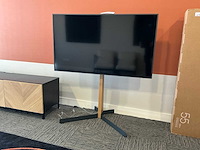 Samsung qe55ls03tas 55” the frame televisie met vloerstandaard - afbeelding 1 van  8