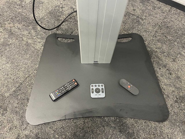 Samsung qm55b - 55" 4k uhd videoconferentiesysteem met lift - afbeelding 2 van  6