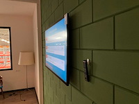 Samsung qm55r-t televisie - afbeelding 2 van  4