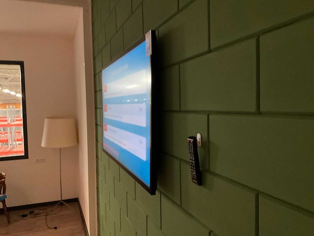 Samsung qm55r-t televisie - afbeelding 2 van  4