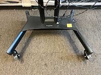 Samsung qm75b digital signage op neomounts vloerstandaard - afbeelding 4 van  7