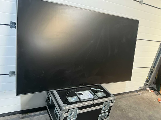 Samsung qm85r-b monitor - afbeelding 3 van  4
