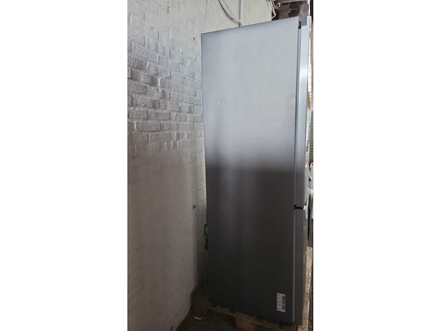 Samsung rb33j3205sa koel-vriescombinatie | samsung dv90dg6845lbu3 warmtepompdroger - afbeelding 3 van  3