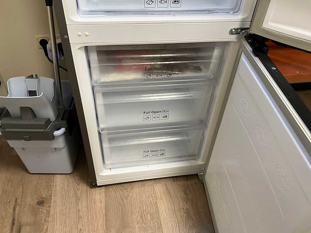 Samsung rb33j3205sa vriezer - afbeelding 2 van  10