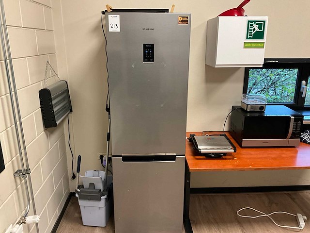 Samsung rb33j3205sa vriezer - afbeelding 1 van  10